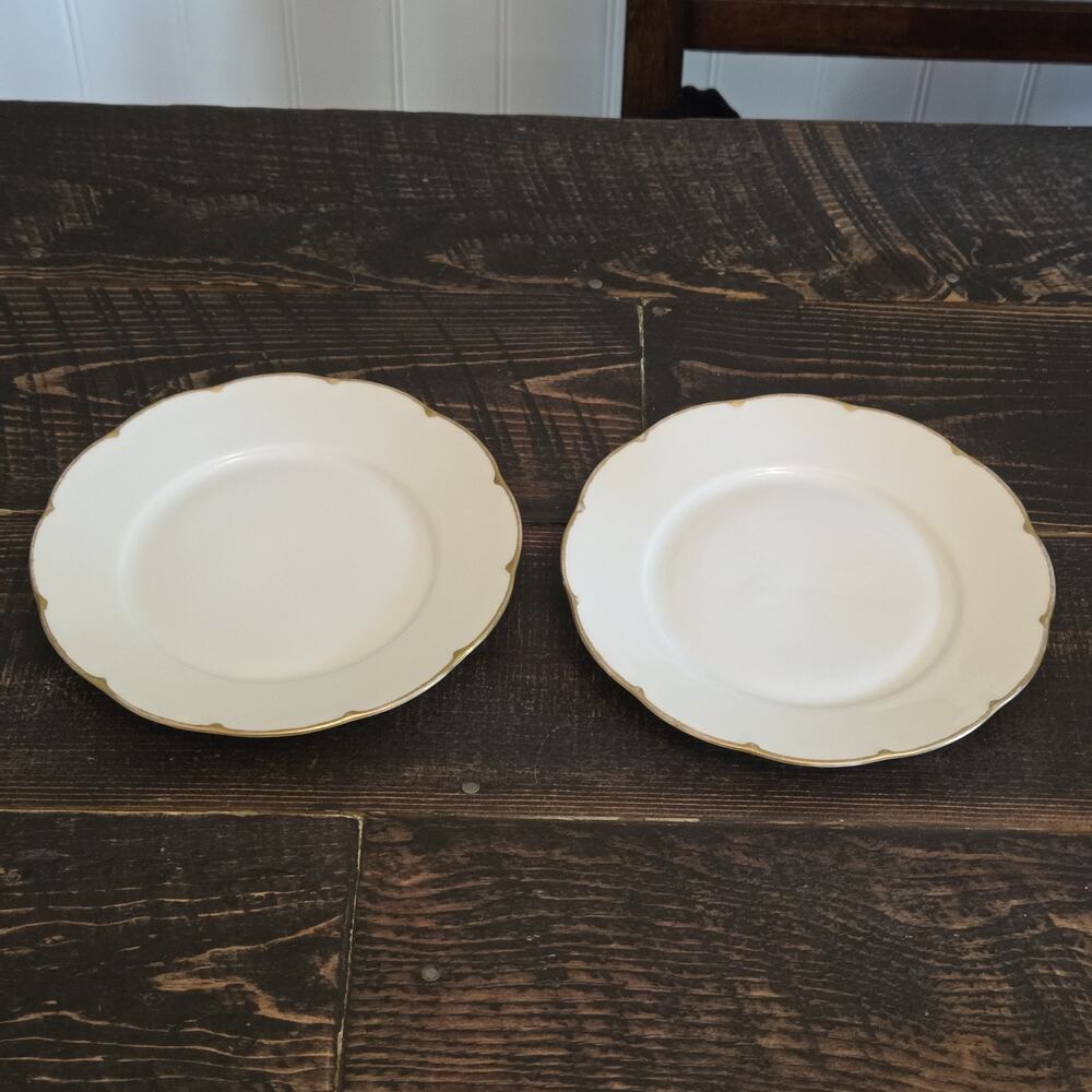 VICTORIA AUSTRIA Scalloped White Gold Trim 7 1/4" Salad Dessert Plate Set Of 2